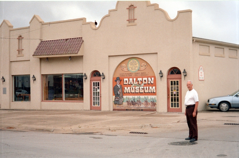 Dalton Museum, Larry