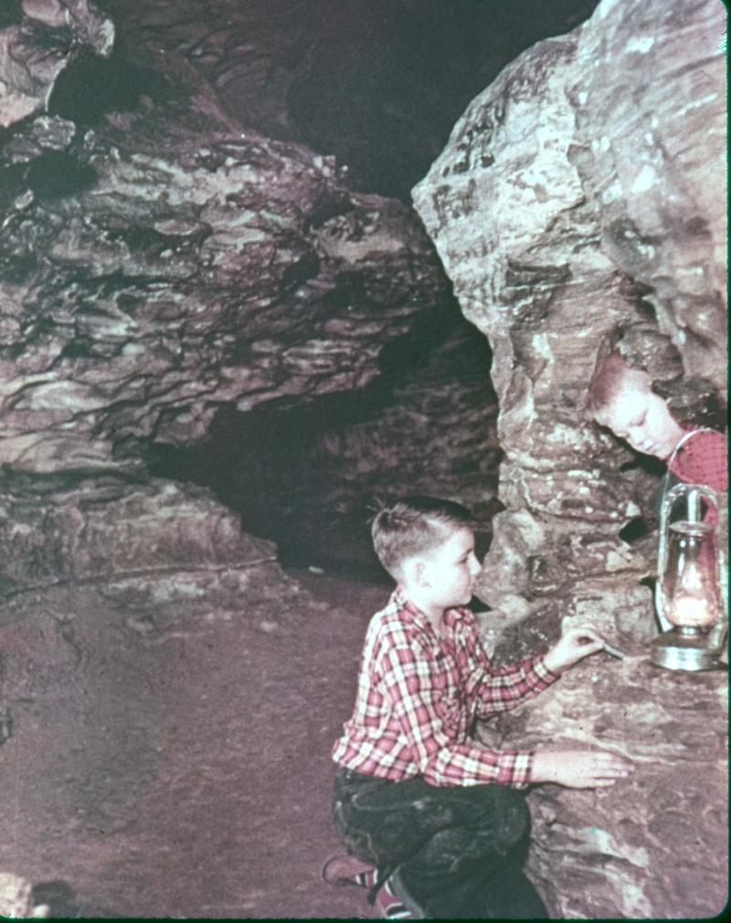 Tom Sawyer Cave, MO