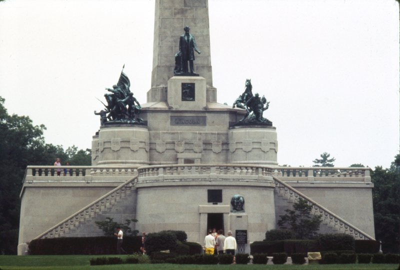 Lincoln crypt