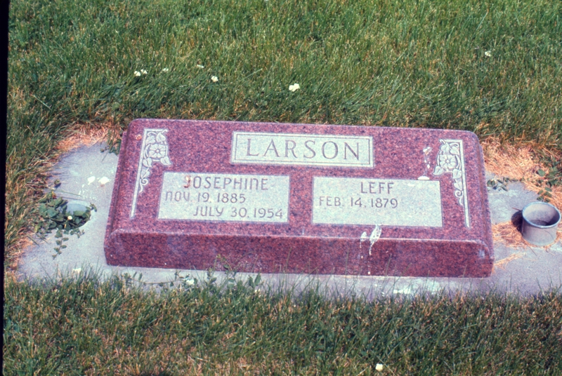 gravestone: Larson, Malad ID