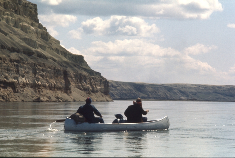 Explorer Scout canoe trip on the Columbia