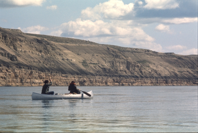 Explorer Scout canoe trip on the Columbia