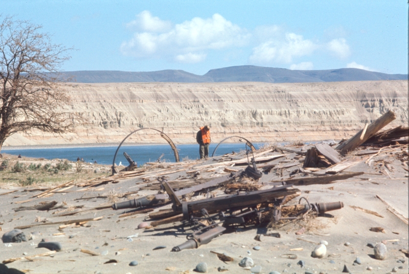 Explorer Scout canoe trip on the Columbia