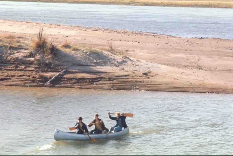 Explorer Scout canoe trip on the Columbia