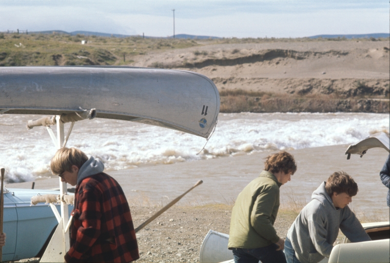 Explorer Scout canoe trip on the Columbia