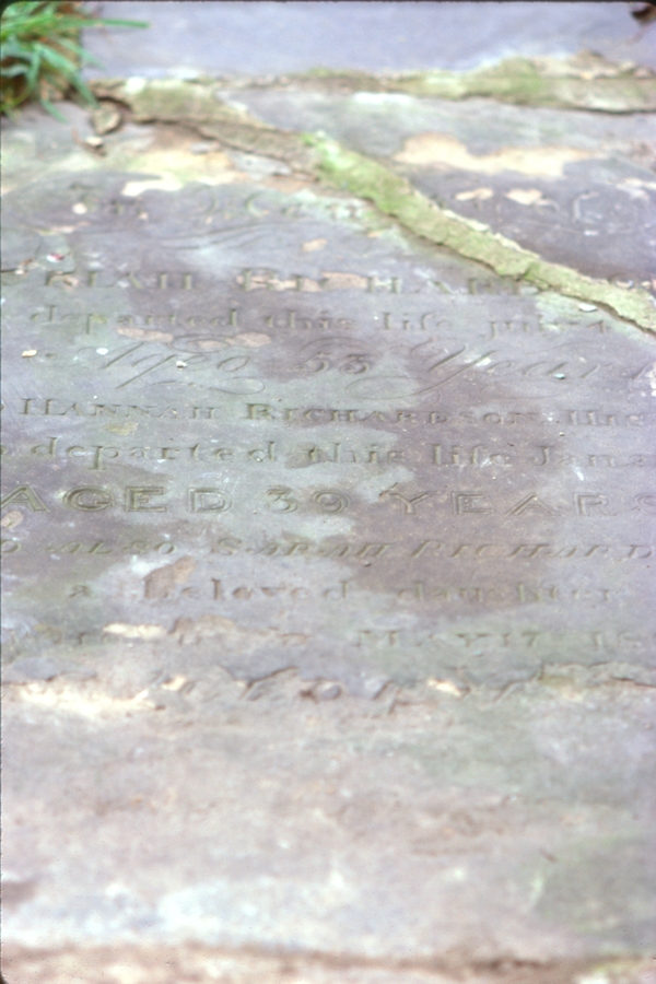 gravestone: xx Richard and Sarah Richards