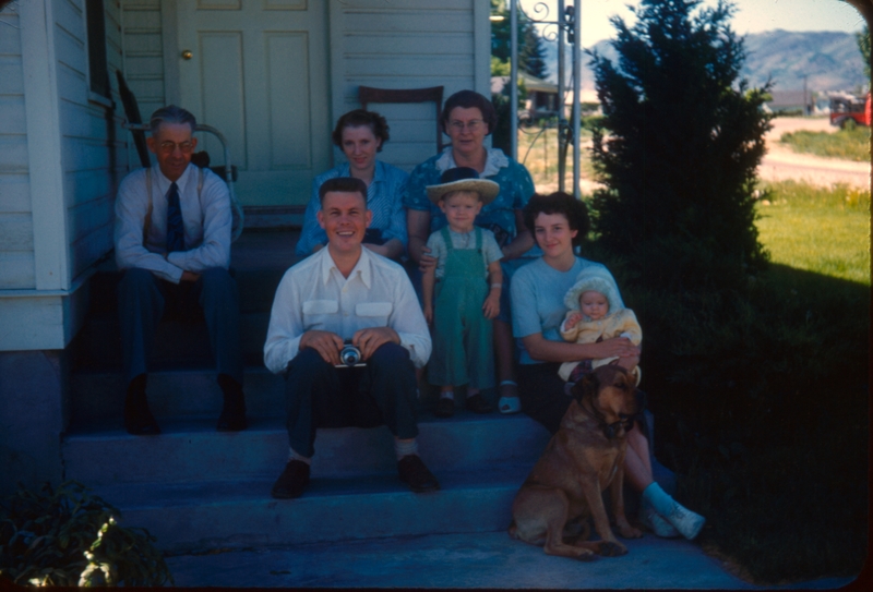 Roscoe, Gene, Jean, Mike, Ethel, Rosalie, Linda, Dog