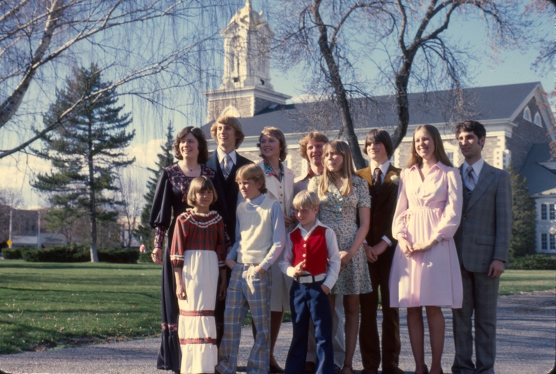 Back: Maryjo, Perry, Lisa Thorson, Ned Gines, Julie, Brent, Laurie, Jim. Front: Karen, Rob Gines, Ron Gines, at xx Tabernacle