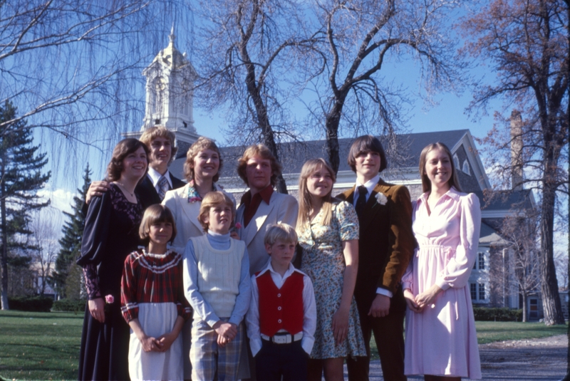 Back: Maryjo, Perry, Lisa Thorson, Ned Gines, Julie, Brent, Laurie. Front: Karen, Rob Gines, Ron Gines, at xx Tabernacle