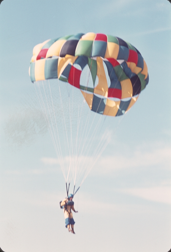 Parachute Jumpers at Richland WA Airport