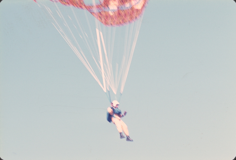 Parachute Jumpers at Richland WA Airport