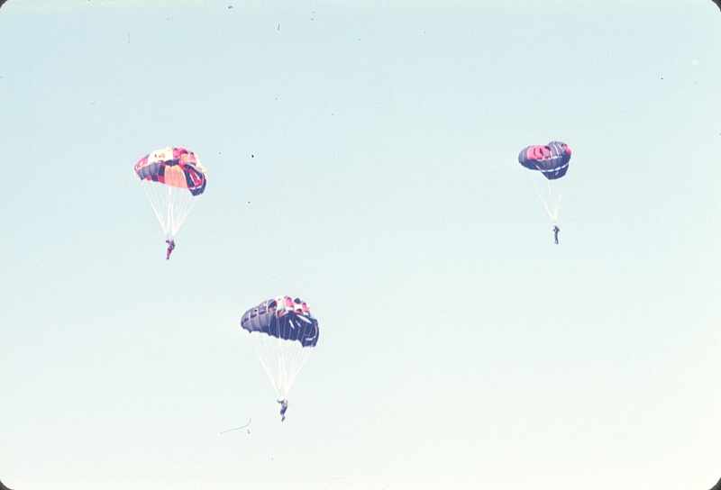 Parachute Jumpers at Richland WA Airport