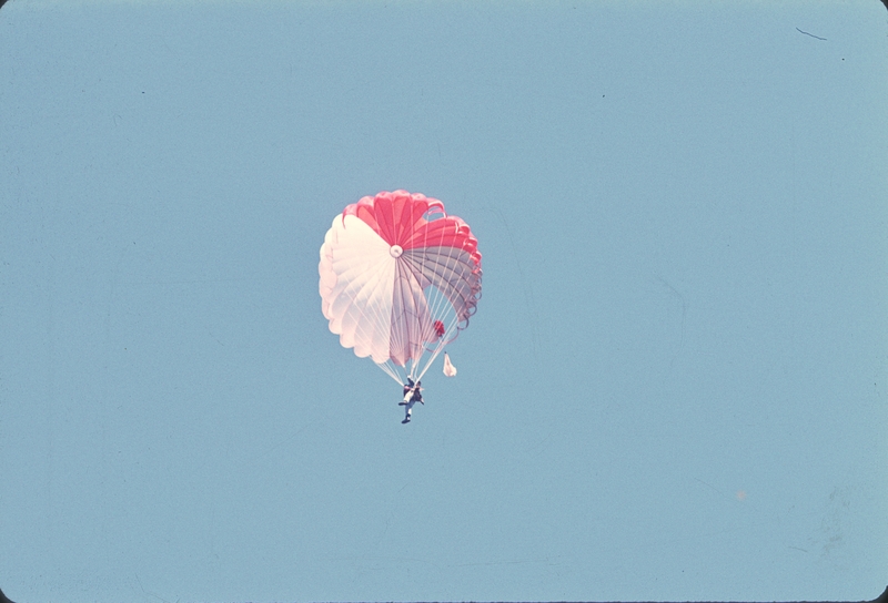 Parachute Jumpers at Richland WA Airport