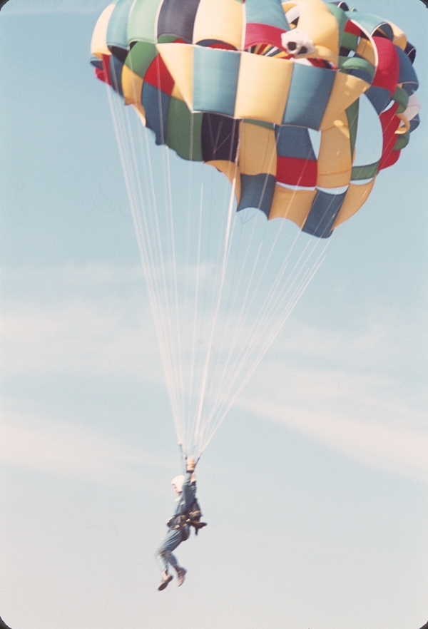 Parachute Jumpers at Richland WA Airport