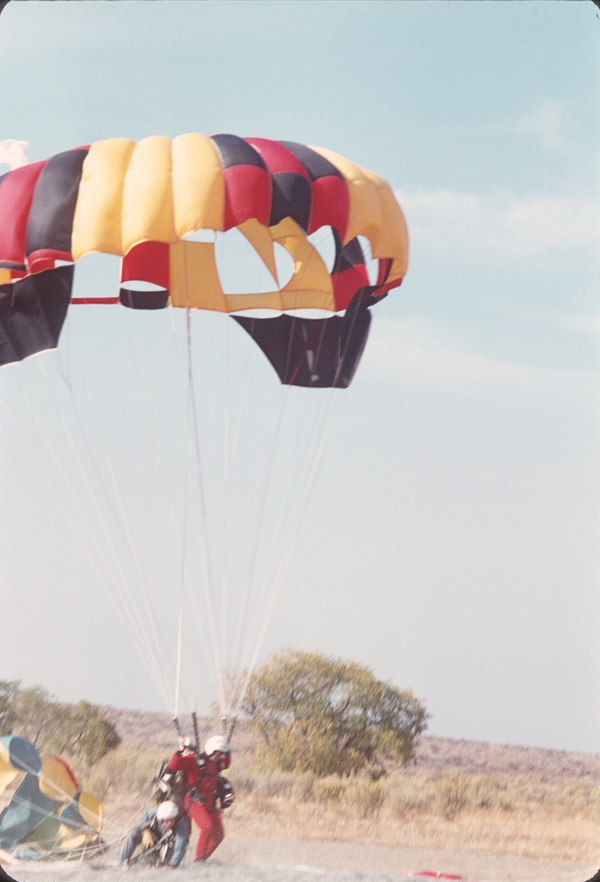 Parachute Jumpers at Richland WA Airport