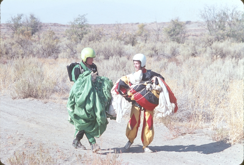 Parachute Jumpers at Richland WA Airport