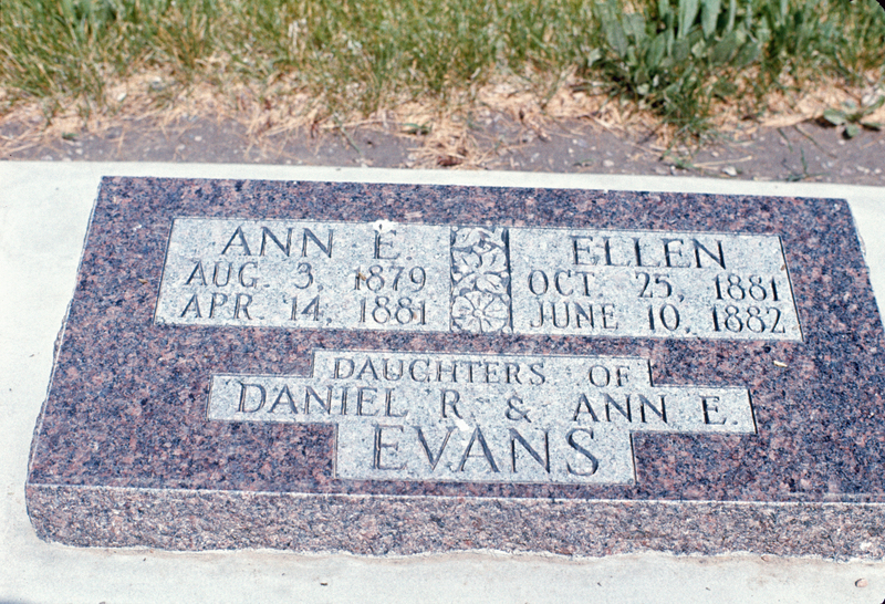 gravestone: Evans