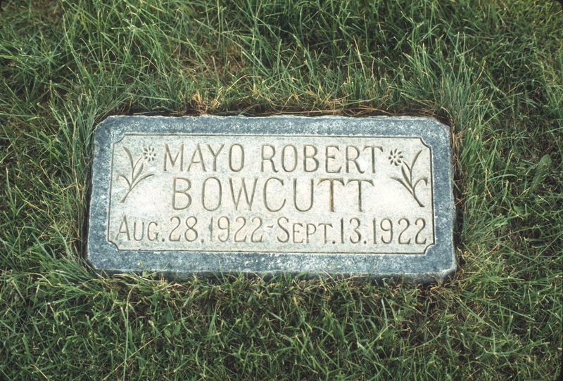 gravestone: Mayo Robert Bowcutt