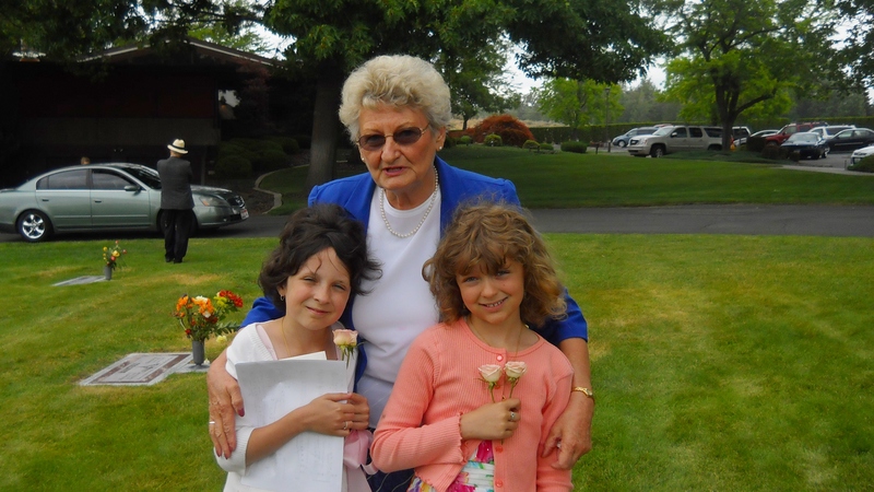 Becca, Barbara, Evee, Graveside at Einan's