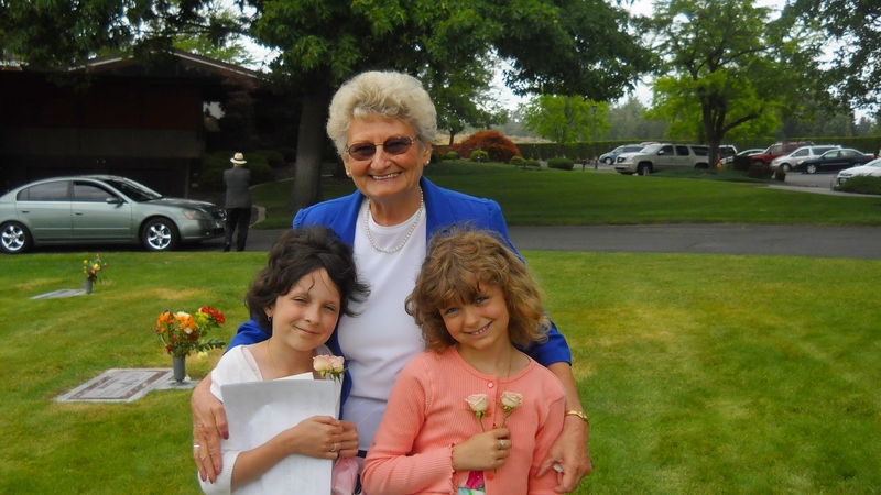 Becca, Barbara, Evee, Murray in Background, Graveside at Einan's