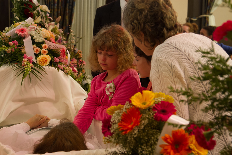 Roseann, Evee, Becca, Maryjo. Casket.