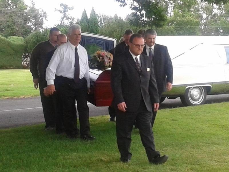 Casket: Eric Michael, Ross Burton, Don, Murray, Steve, Funeral Director, Perry, Brent.