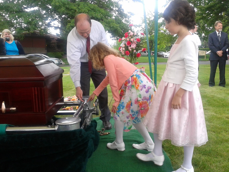 Casket, Lois, xx, Evee, Becca, Joseph, Perry.